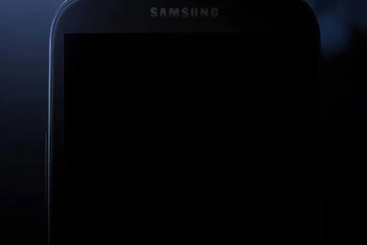 Imagem divulgada pela Samsung em sua conta oficial do Twitter mostra o possível Galaxy S IV (Samsung)