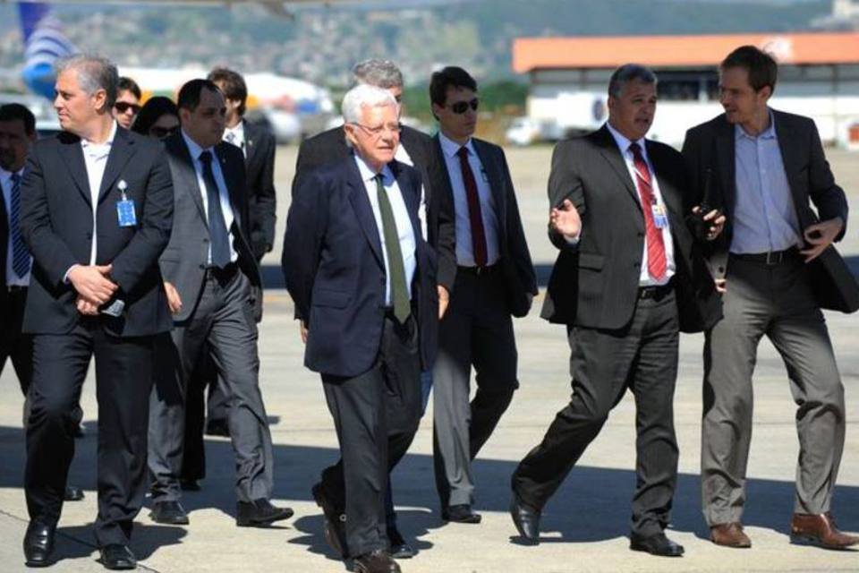 Ministro diz que aeroporto do Galeão está pronto para Copa