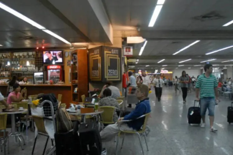 
	Os aeroportos de Gale&atilde;o e Santos Dumont operam sem atrasos, no Rio de Janeiro
 (Tânia Rego/ABr)