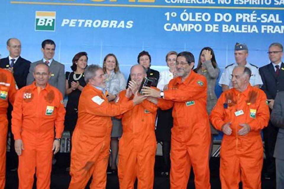 Petrobras vende 1ª carga de petróleo do pré-sal