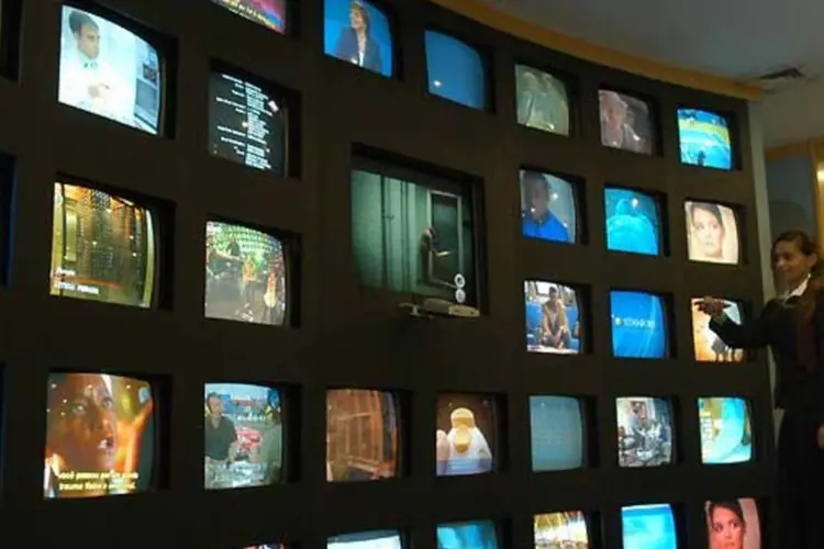 Televisores na sede da NET: operadora investirá R$ 2,7 bilhões até o fim do ano