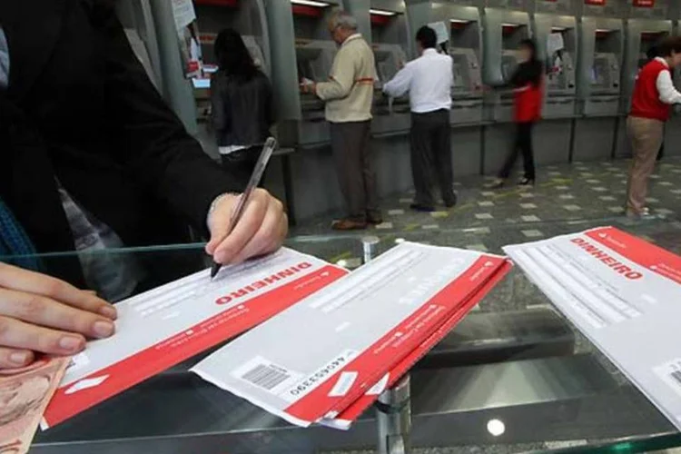 
	Ag&ecirc;ncia do Santander:&nbsp;indicador de calotes do banco acima de 90 dias subiu 0,2 ponto porcentua
 (ANTONIO MILENA)