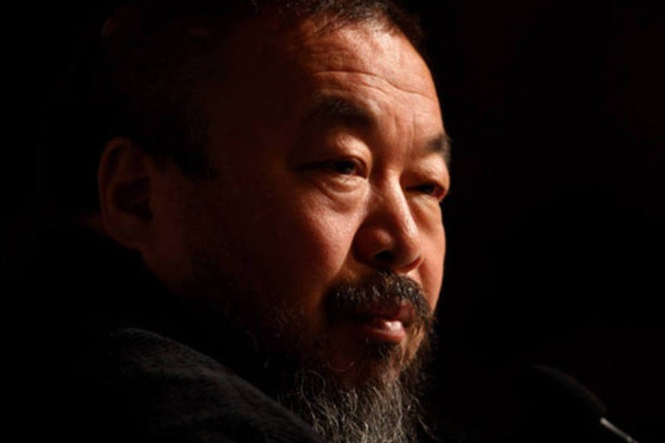 China cobra multa milionária do artista Ai Weiwei