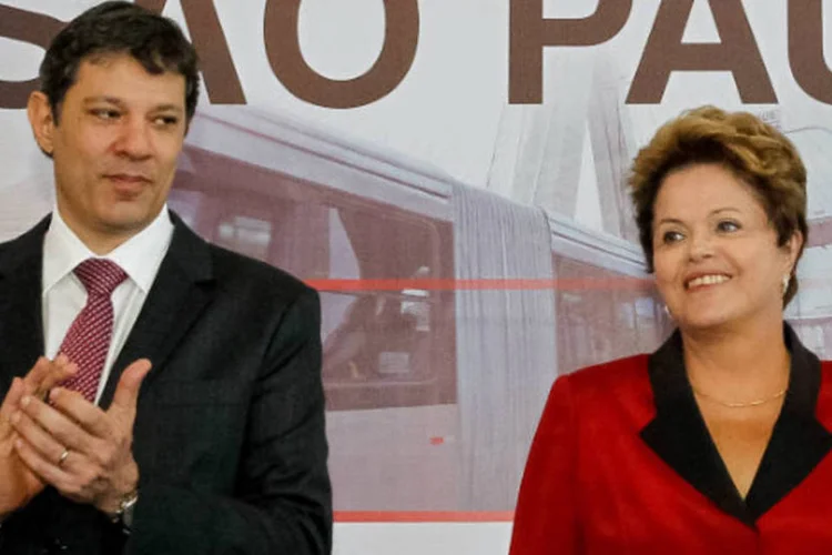 
	O prefeito de S&atilde;o Paulo Fernando Haddad e a presidente Dilma Rousseff em cerim&ocirc;nia
 (Roberto Stuckert Filho/PR)