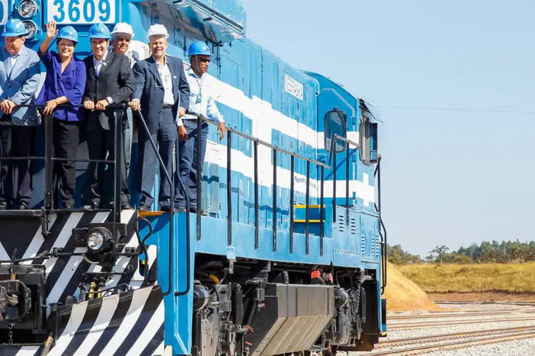 Dilma Rousseff durante cerimônia de inauguração da Ferrovia Norte-Sul (Roberto Stuckert Filho/PR)