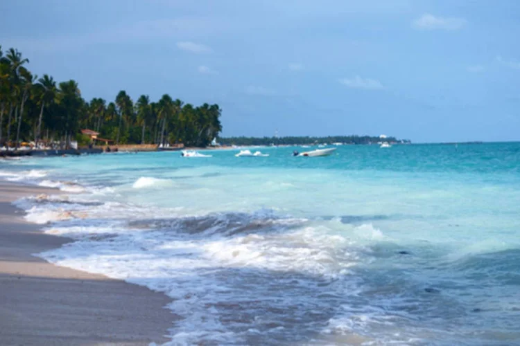 De acordo com o Corpo de Bombeiros Militar de Alagoas, a dupla estava com o pai e um primo na praia de Peroba (ThinkStock/Reprodução)