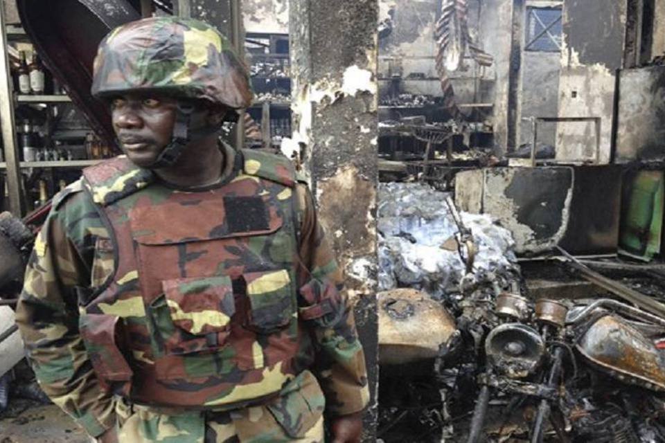 Incêndio em posto de combustível deixa 70 mortos em Gana