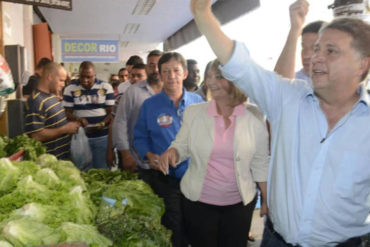 Anthony Garotinho candidato do PR ao governo do Rio de Janeiro faz corpo a corpo em Itaboraí, litoral Fluminense (Inácio Teixeira/Coperphoto)