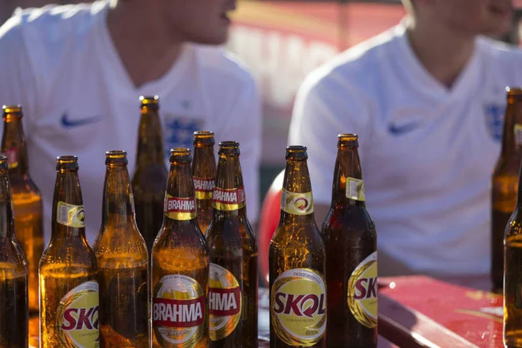 
	Bar: aumento dos impostos estava previsto para 1&ordm; de junho, mas foi adiado para evitar aumento nos pre&ccedil;os de cervejas e refrigerantes na Copa do Mundo
 (Oli Scarff/Getty Images)