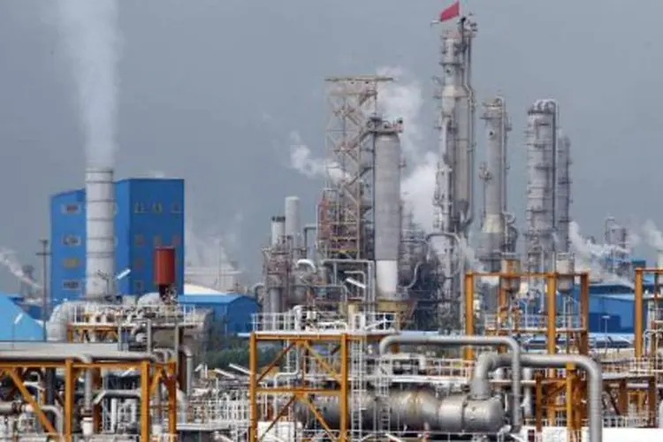 Campo de gás de South Pars, no porto iraniano de Assaluyeh: "no futuro queremos ter um papel importante no mercado mundial do gás", disse ministro (Atta Kenare/AFP)