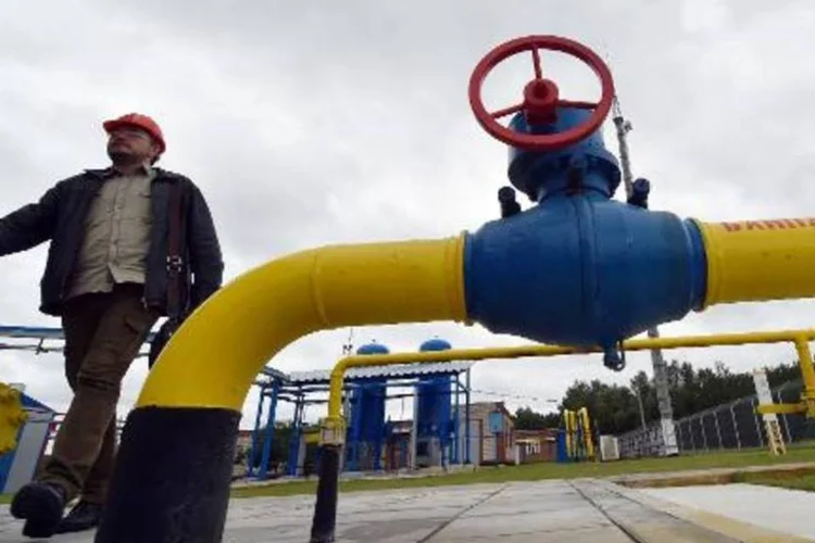 
	V&aacute;lvula de g&aacute;s na R&uacute;ssia: segundo uma fonte da companhia de g&aacute;s natural Gazprom
	, a exporta&ccedil;&atilde;o de g&aacute;s n&atilde;o foi afetada pelo fechamento do gasoduto
 (Sergei Supinsky/AFP)