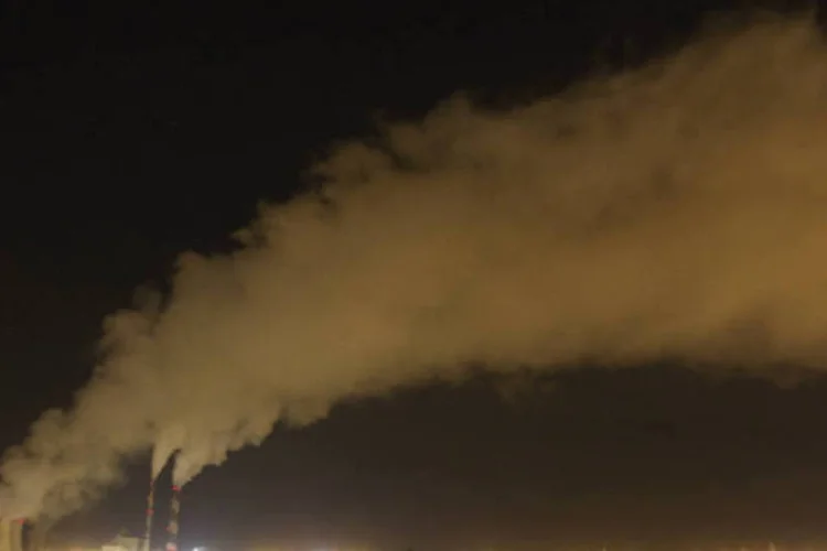 
	Gases causadores do efeito estufa: soma anual exigida poderia chegar a US$ 2 trilh&otilde;es
 (REUTERS/Vasily Fedosenko)