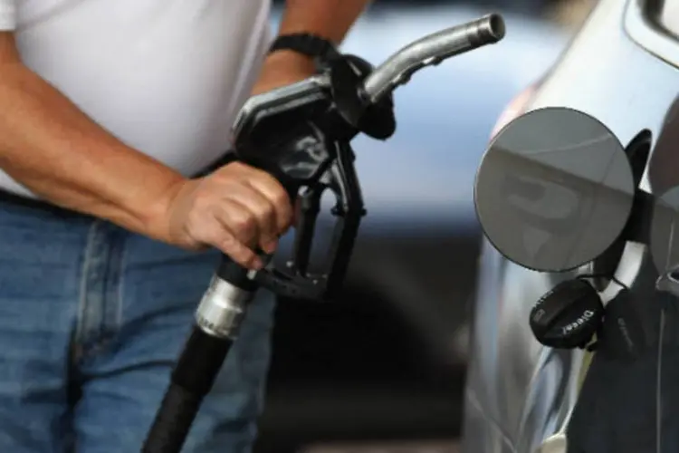 Gasolina: já o preço médio do diesel, no mesmo período, subiu 0,1% para 3,097 reais por litro (Jeff J Mitchell/Getty Images/Getty Images)
