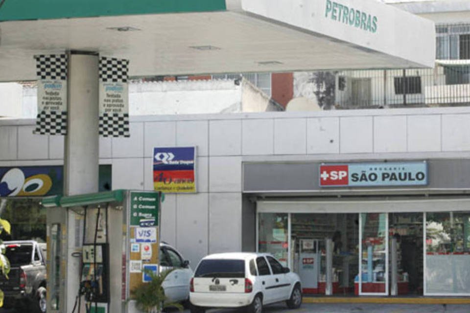 Falta gasolina nos postos de SP, dizem distribuidoras