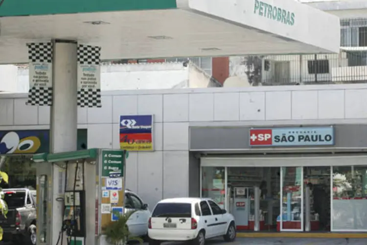 Houve relatos de violência contra caminhoneiros que tentaram entregar combustível apesar da paralisação (FERNANDO MORAES)