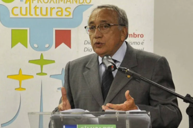 
	O ministro do Turismo, Gast&atilde;o Vieira: o ministro quer ainda que as estradas a serem concedidas &agrave; iniciativa privada construam centros de atendimento aos turistas
 (Agência Brasil)