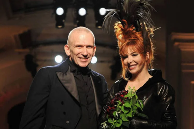 Jean-Paul Gaultier e Mylene Farme: cisne negro foi inspiração para desfile (Pascal Le Segretain/Getty Images)