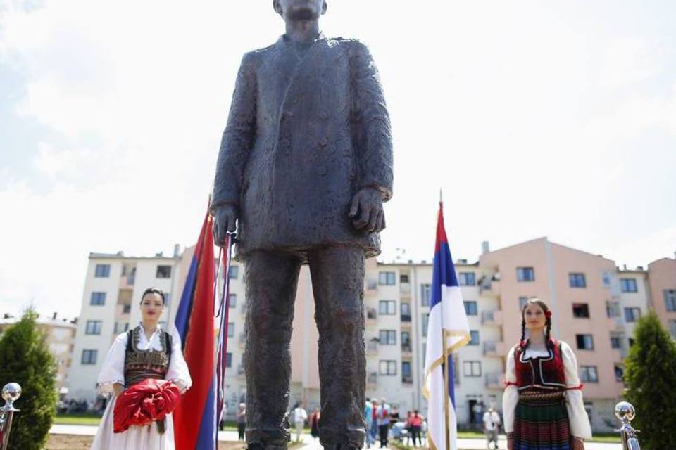 Sérvios dedicam estátua a herói da Primeira Guerra Mundial