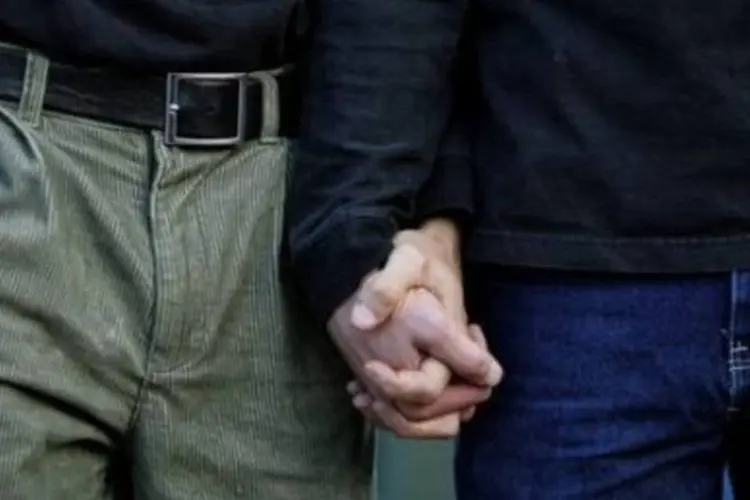 
	Casal gay: os certificados reconhecer&atilde;o os casais do mesmo sexo como uni&otilde;es diferentes ao casamento
 (.)