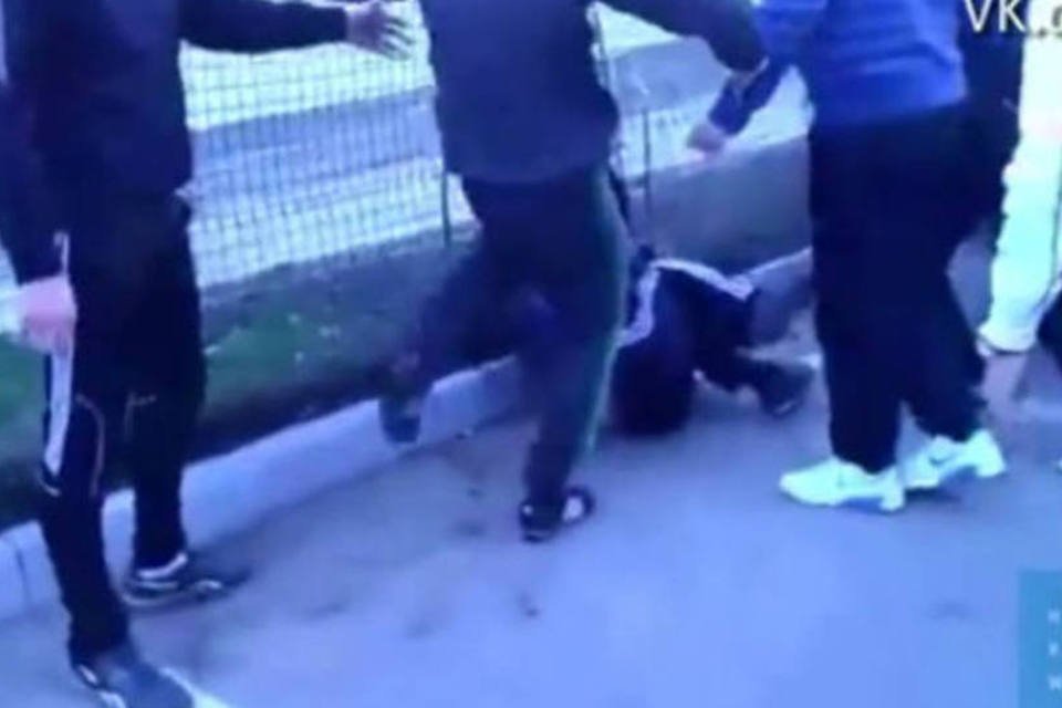Vídeo chocante mostra espancamento de gays na Rússia