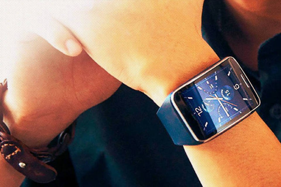Relógio Gear S da Samsung faz chamadas e recebe mensagens