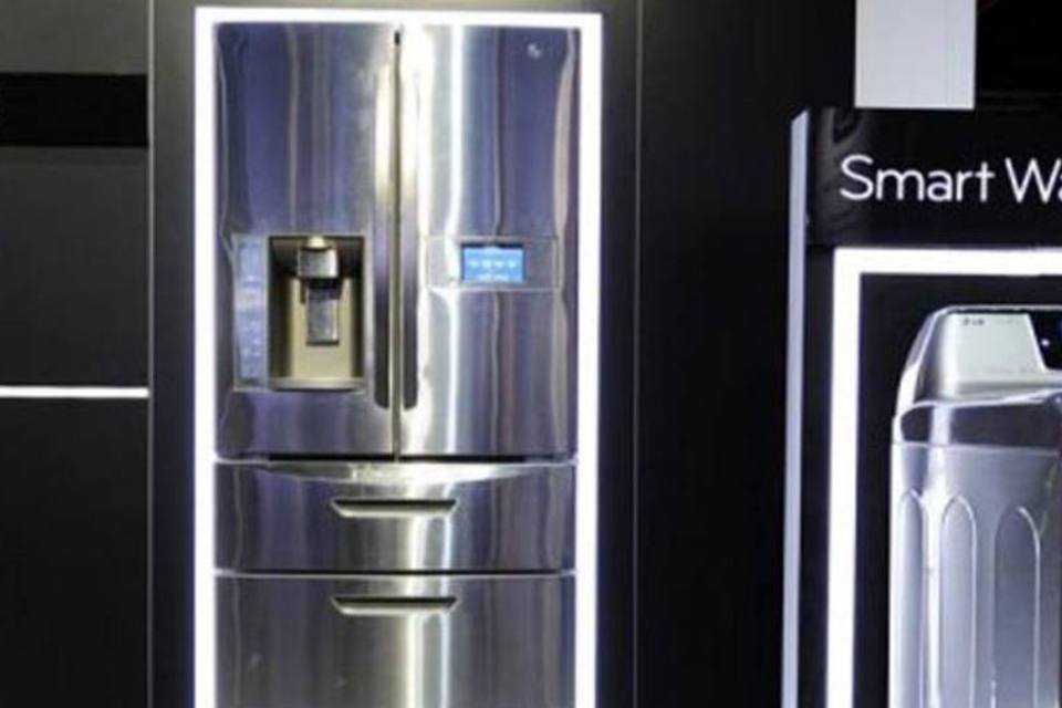 LG apresenta refrigerador que gela bebida em poucos minutos