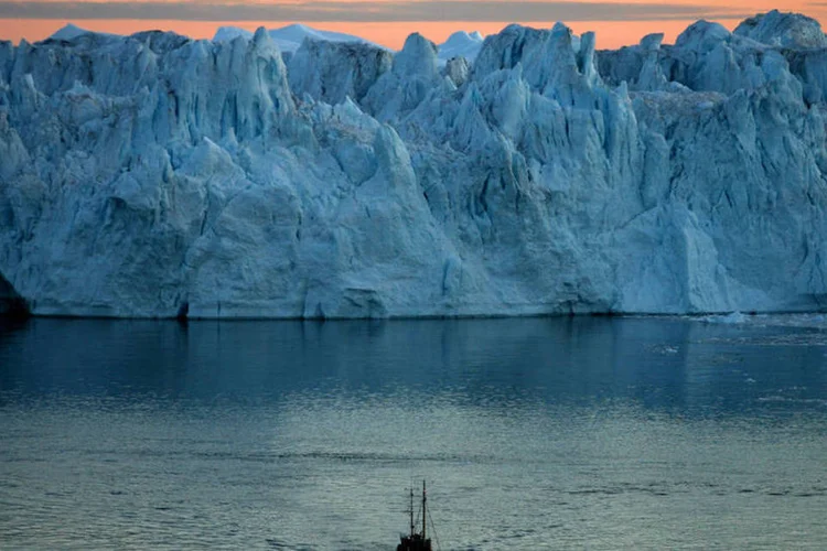 
	Geleiras: se derreter totalmente, ter&aacute; capacidade de elevar os n&iacute;veis dos mares no mundo todo em mais de 46 cent&iacute;metros
 (Uriel Sinai / Getty Images/Getty Images)