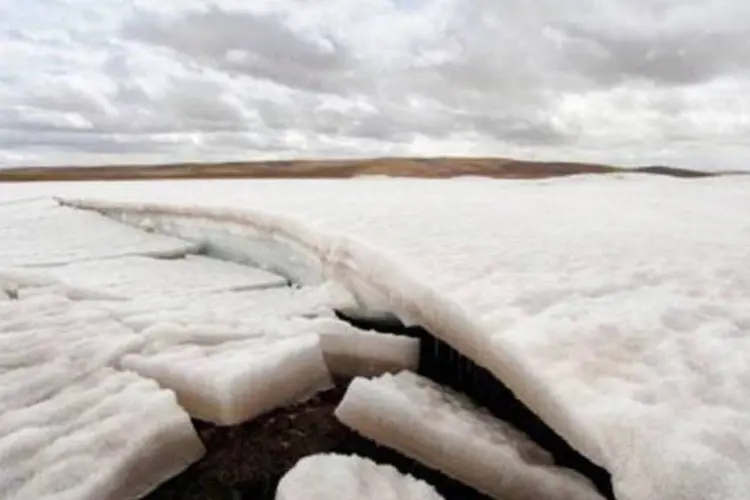 Cobertura de gelo derretida na região do platô Qinghai-Tibete, na China

 (Frederic J. Brown/AFP)