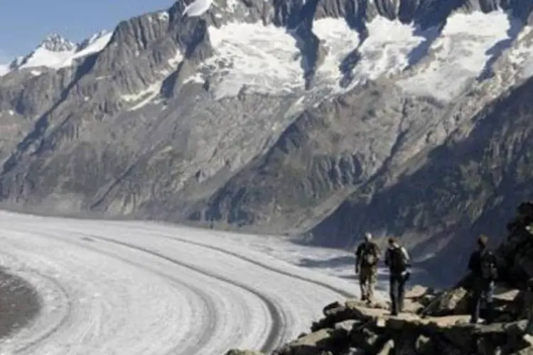 As geleiras alpinas podem perder até 27% de seu volume até 2100 (Fabrice Coffrini/AFP)