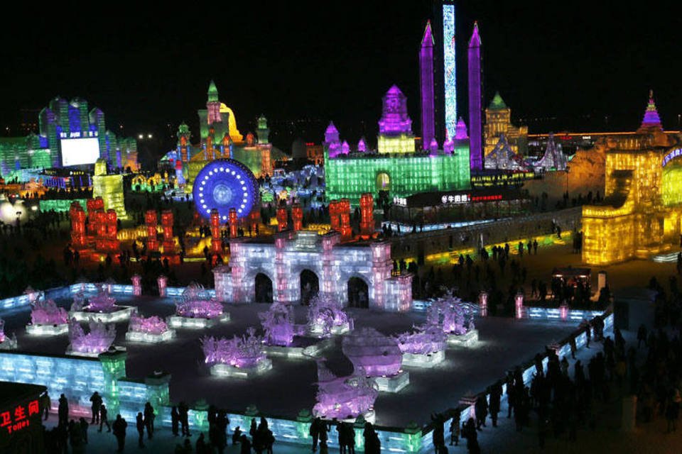 Festival na China constrói uma incrível cidade de gelo. Veja
