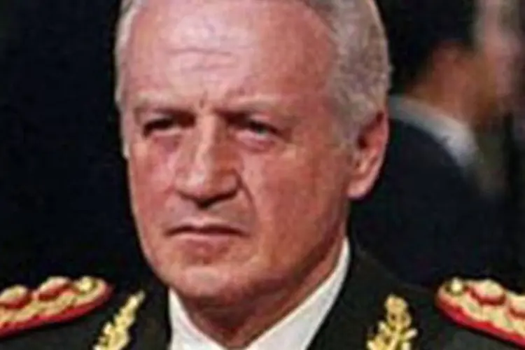 General Leopoldo Fortunato Galtieri, presidente da Argentina durante a Guerra das Malvinas (Wikimedia Commons)