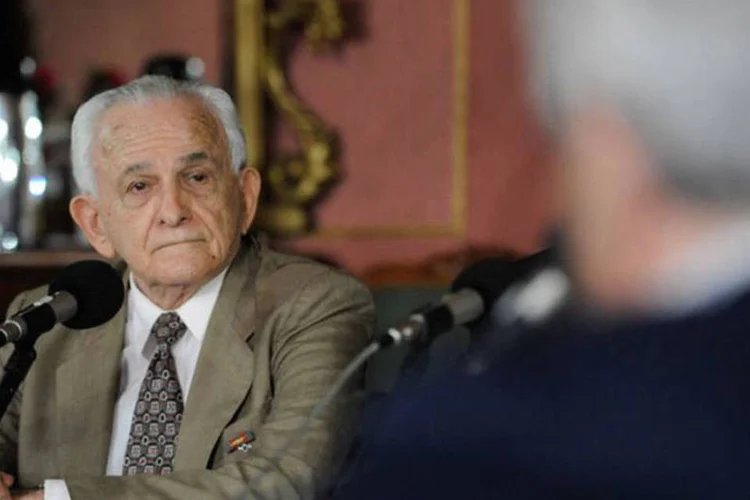 O general reformado, Nilton de Albuquerque Cerqueira, depõe durante mutirão de depoimentos de agentes da repressão, convocados pela CNV (Tânia Rêgo/Agência Brasil)