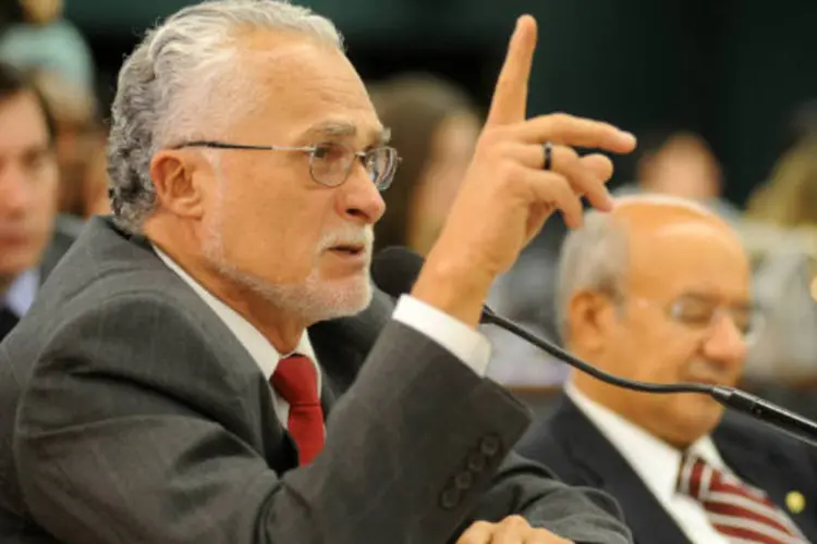 
	Jos&eacute; Genoino (PT):&nbsp;&nbsp;objetivo &eacute; tentar conceder a aposentadoria por invalidez ao deputado condenado no mensal&atilde;o
 (Brizza Cavalcante/Agência Senado)