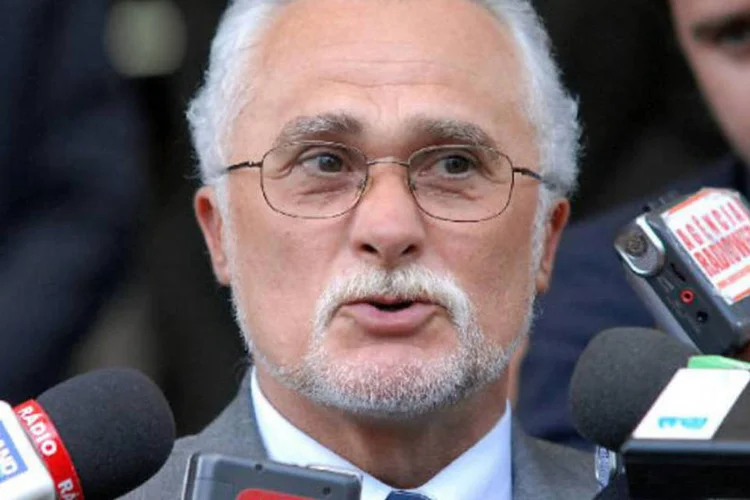 
	Jos&eacute; Genoino: ex-presidente do PT, deputado foi condenado a 6 anos e 11 meses de pris&atilde;o no ano passado pelo Supremo Tribunal Federal (STF)
 (Wilson Dias/ABr)