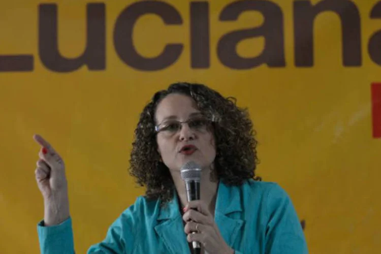 
	Luciana Genro: ela entra na disputa pelo resultado da &uacute;ltima pesquisa de inten&ccedil;&atilde;o de votos realizada na capital ga&uacute;cha, que a coloca na frente de outros pr&eacute;-candidatos
 (Fabio Rodrigues Pozzebom/ABr)