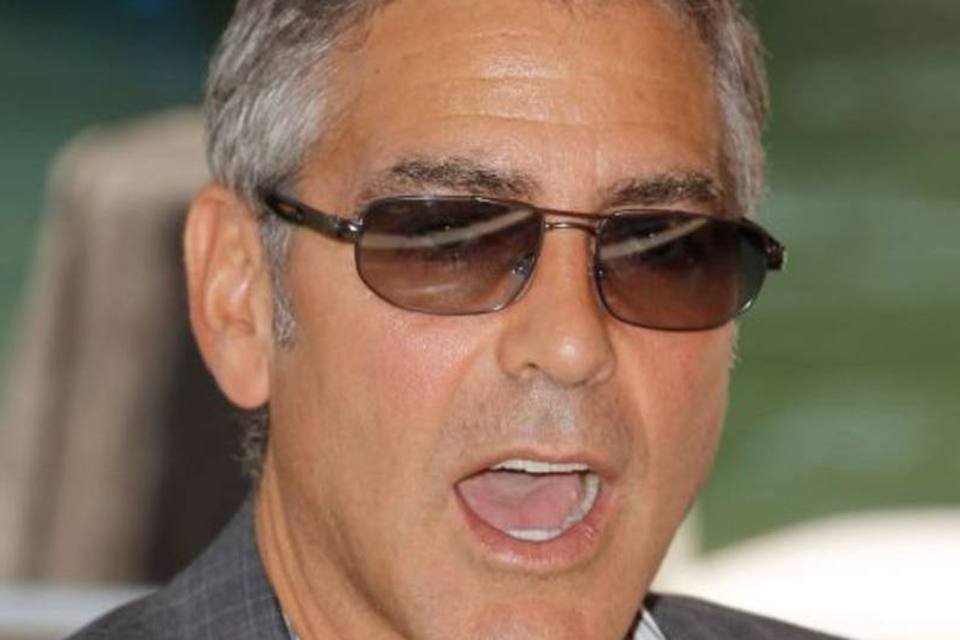 Clooney admite não reagir bem às críticas