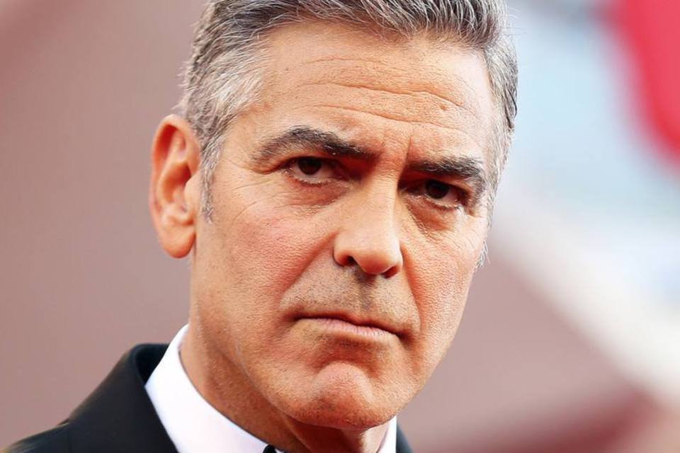 George Clooney chama Donald Trump de "fascista xenófobo"