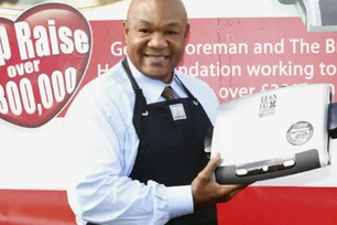 Imagem referente à matéria: Mansão com 12 banheiros e 50 carros escondidos: os bens deixados por George Foreman
