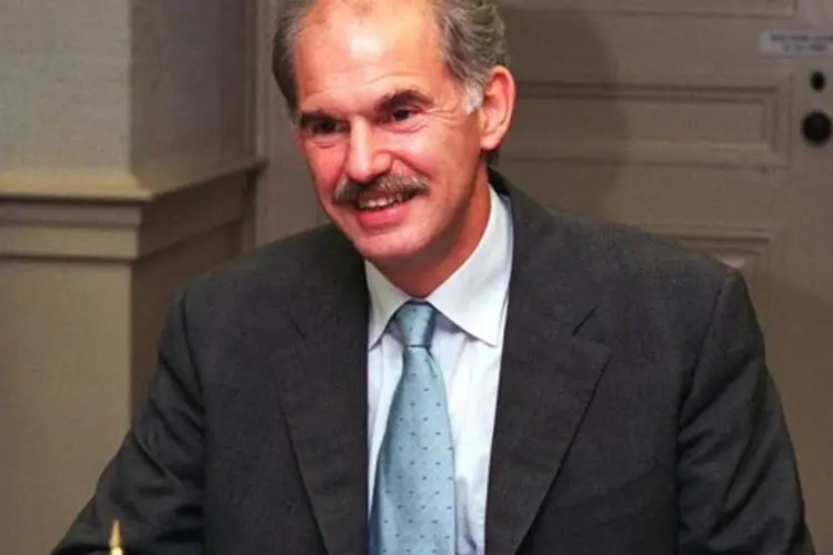 O premiê grego Papandreou: expectativa é que 2011 seja o último ano de recessão (Arquivo/Wikimedia Commons)