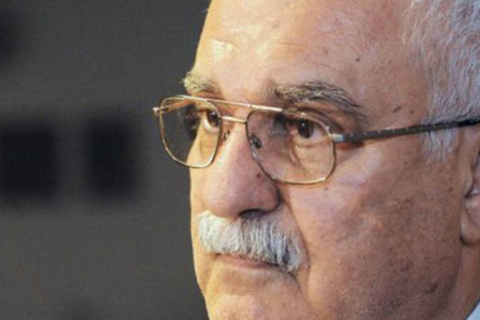 Oposição síria elege George Sabra como presidente interino