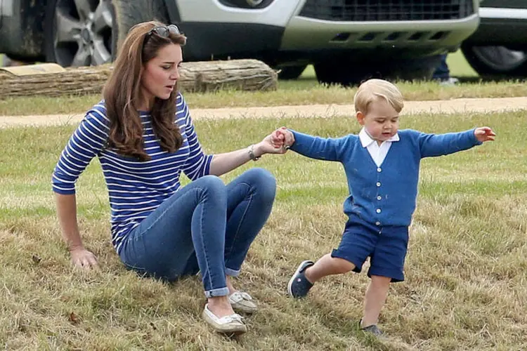 Príncipe George e a mãe em evento beneficente de pólo em Cambridge	 (Getty Images)