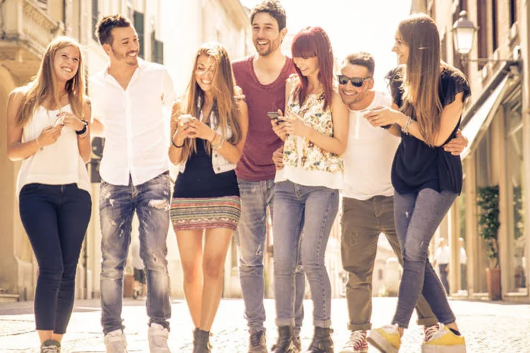 Jovens consumidores da geração Y, os millennials: preferências distintas sobre marcas (Thinkstock/Divulgação)