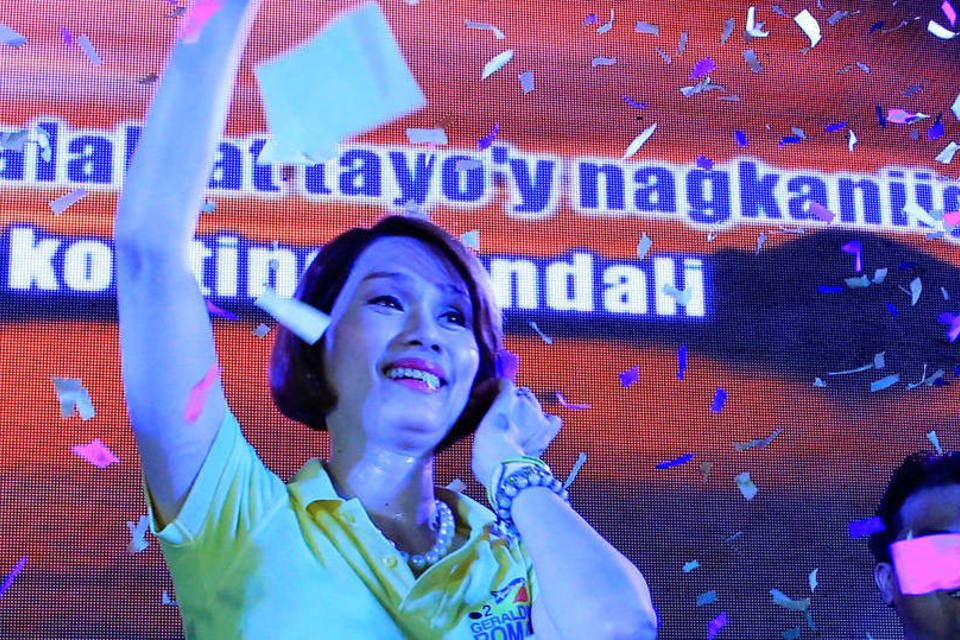 Filipinos elegem transexual ao parlamento pela primeira vez