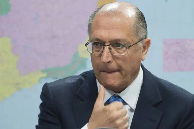 
	Geraldo Alckmin: &quot;Vamos ajudar. O grande desafio &eacute; o emprego. A economia brasileira derreteu nos &uacute;ltimos dois anos&quot;
 (Marcelo Camargo/Agência Brasil)