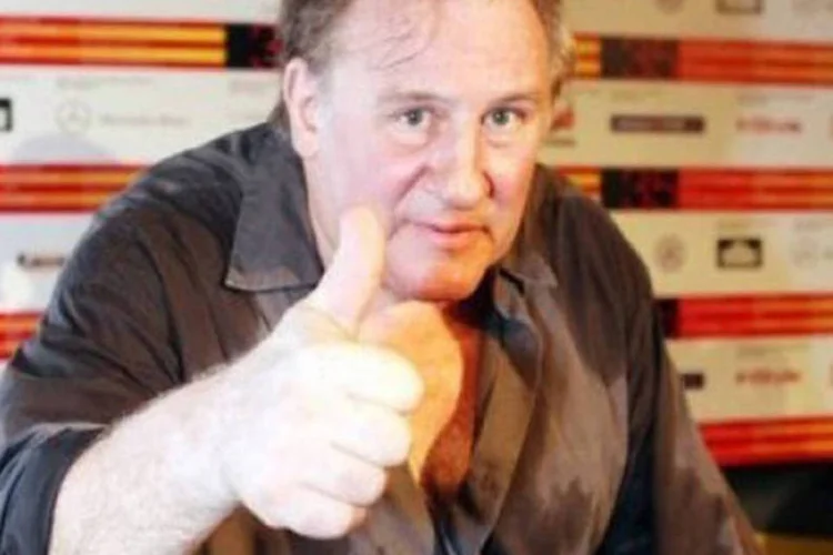 Depardieu: "Quando se falava em democracia na Rússia, todos os outros países riam. Pois que riam. Estou aqui e existe 5% de desemprego, enquanto que na França são 12%" (©afp.com)