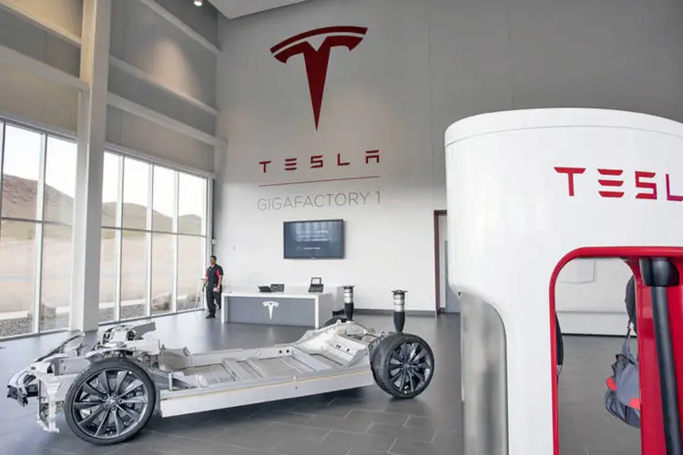 
	Tesla: trafegar com energia da bateria na China foi apenas 15% mais limpo na compara&ccedil;&atilde;o com carros movidos a combust&iacute;veis f&oacute;sseis no ano passado
 (David Paul Morris/Bloomberg)