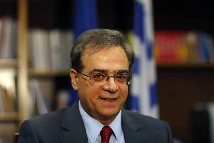 Gikas Hardouvelis, ministro grego das Finanças: "espero que a Grécia não seja excluída já que nenhum país precisa do 'quantitative easing' tanto quanto a Grécia" (Bloomberg)