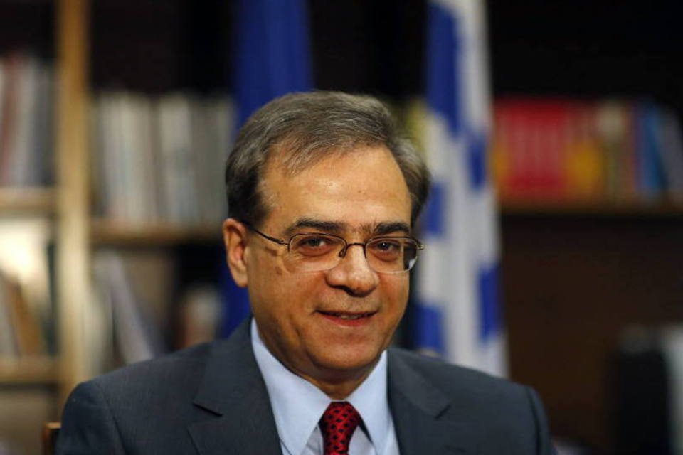 BCE deve incluir a Grécia em plano de títulos, diz ministro