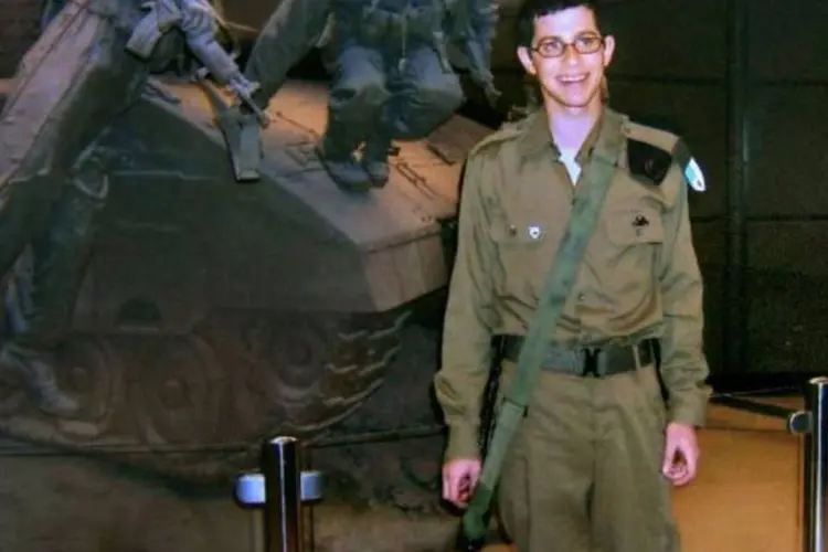 Foto de Gilad Shalit em 2006, antes de seu sequestro na Faixa de Gaza (Getty Images)