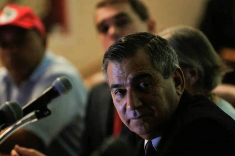 
	Gilberto Carvalho: &quot;n&atilde;o posso negar que houve uma redu&ccedil;&atilde;o no ritmo na reforma agr&aacute;ria&quot;, admitiu
 (Agência Brasil)